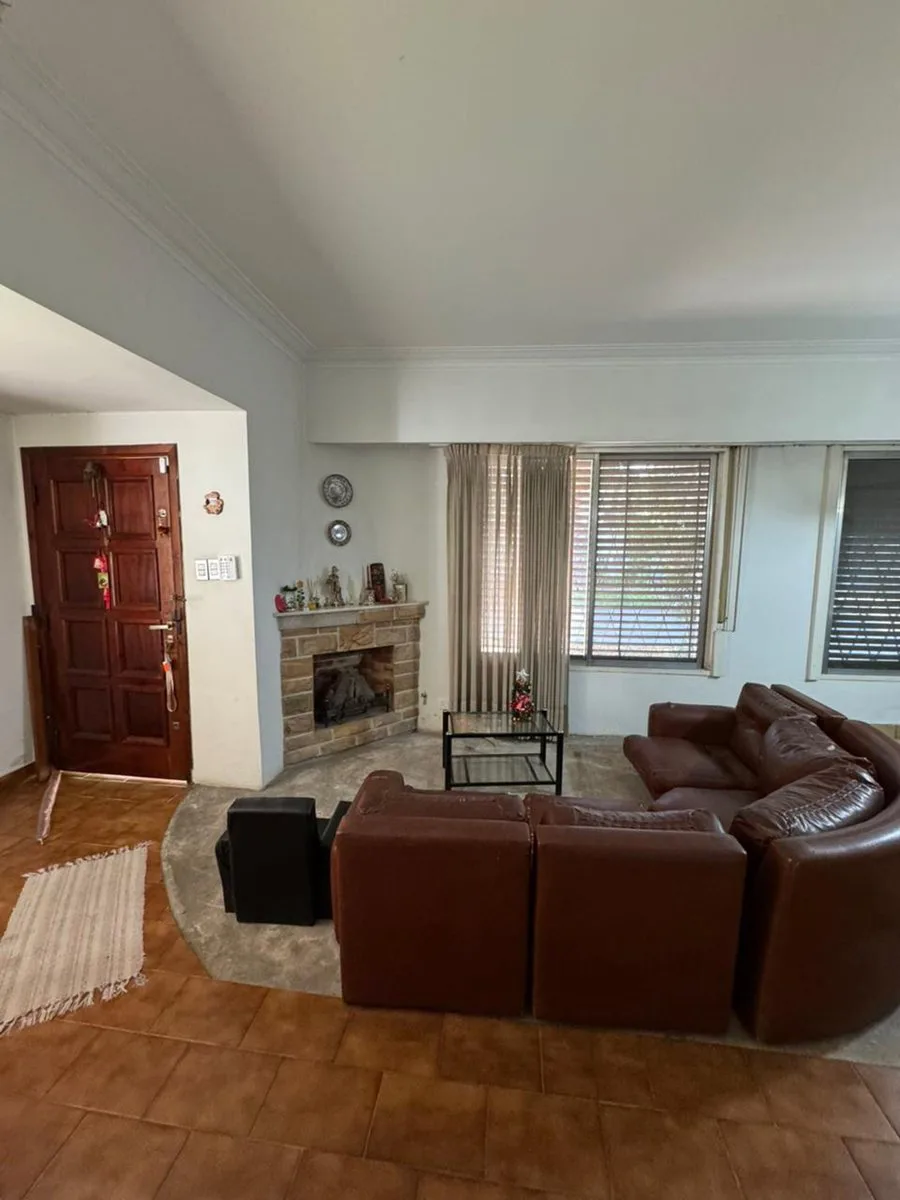 VENTA CASA 4 AMBIENTES EN CASTELAR foto 5