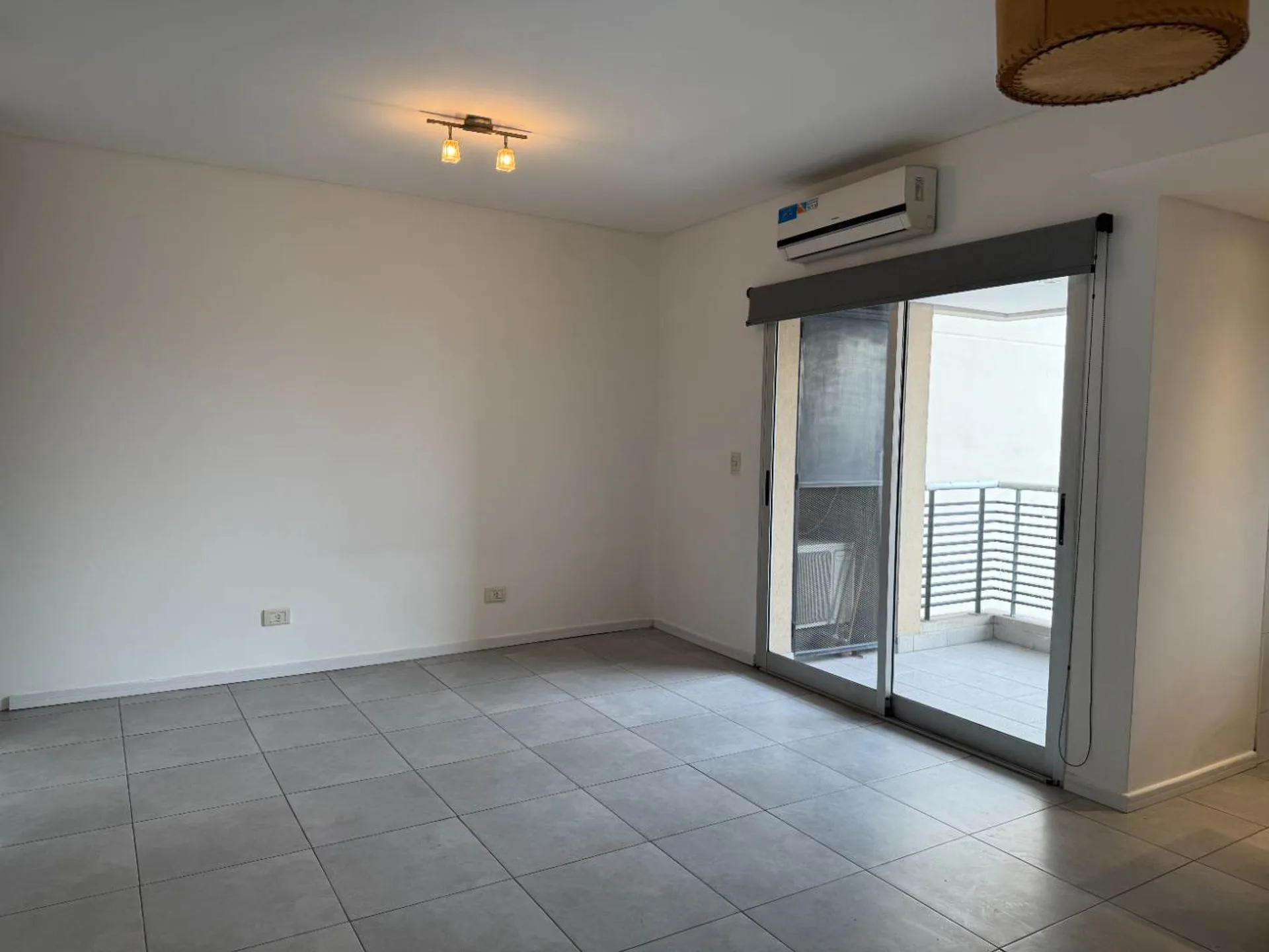 ALQUILER DPTO CON BALCON  LANUS ESTE 36 M2 foto 3