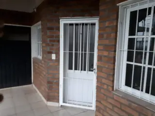 GUIDEK-STASIUK PROPIEDADES ALQUILA EXCELENTE DEPARTAMENTO foto 1