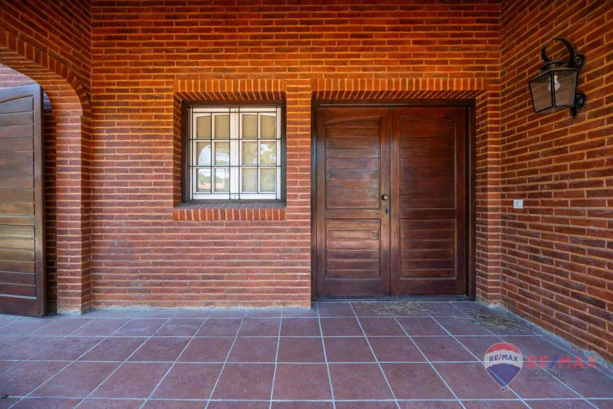 Casa en Venta 5 ambientes y dependencia en Pinamar foto 3