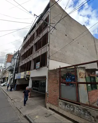 Se Vende Cochera Céntrica a Pasos de La Peatonal foto 1