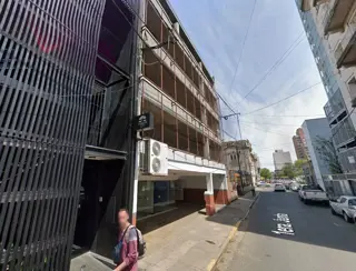 Se Vende Cochera Céntrica a Pasos de La Peatonal foto 4