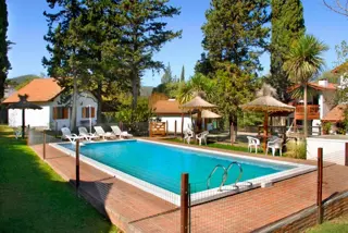 Complejo de Cabañas en Venta en Villa General Belgrano foto 1