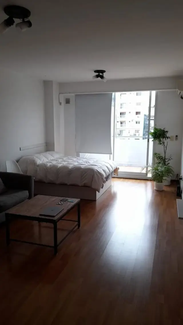 CABALLITOS AMPLIO DEPTO UN AMBIENTE CON BALCON ATERRAZADO
