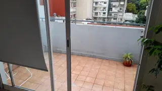 CABALLITOS AMPLIO DEPTO UN AMBIENTE CON BALCON ATERRAZADO foto 5