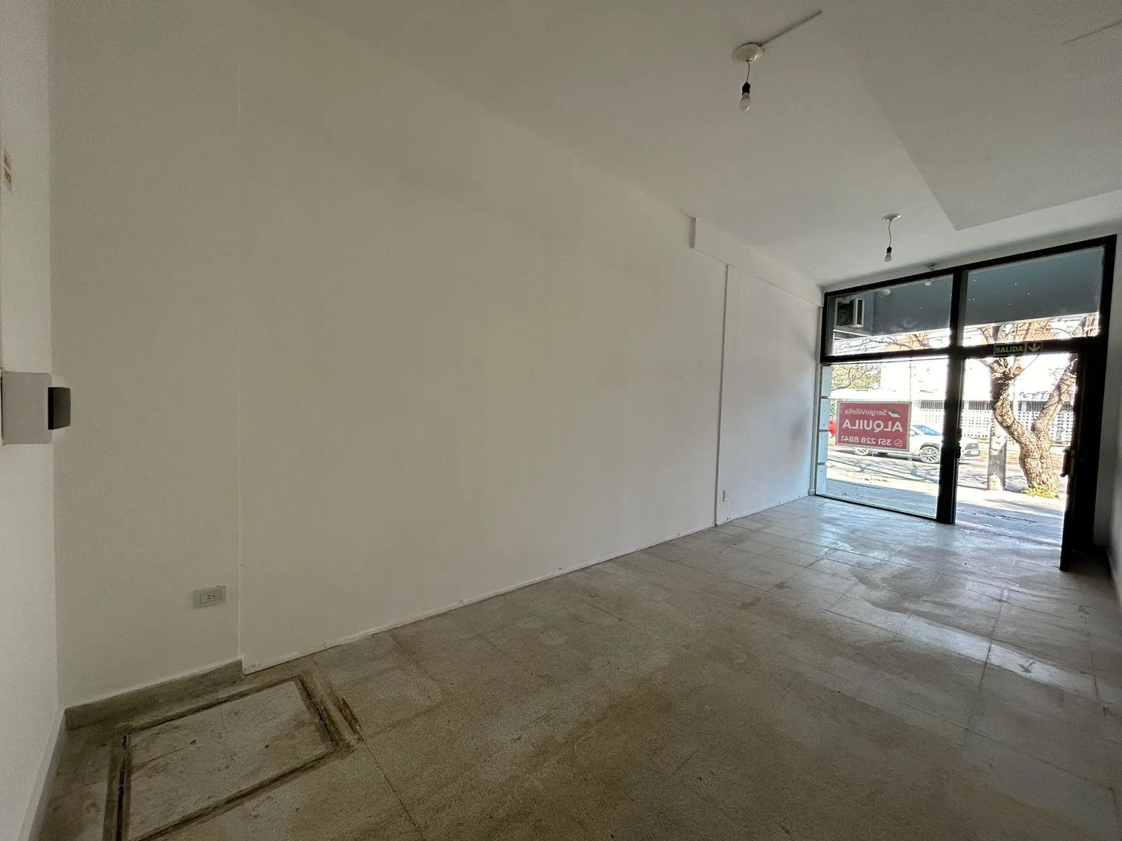 Deposito en Alquiler | Granja De Funes | Salón | Excelente Ubicacion foto 4