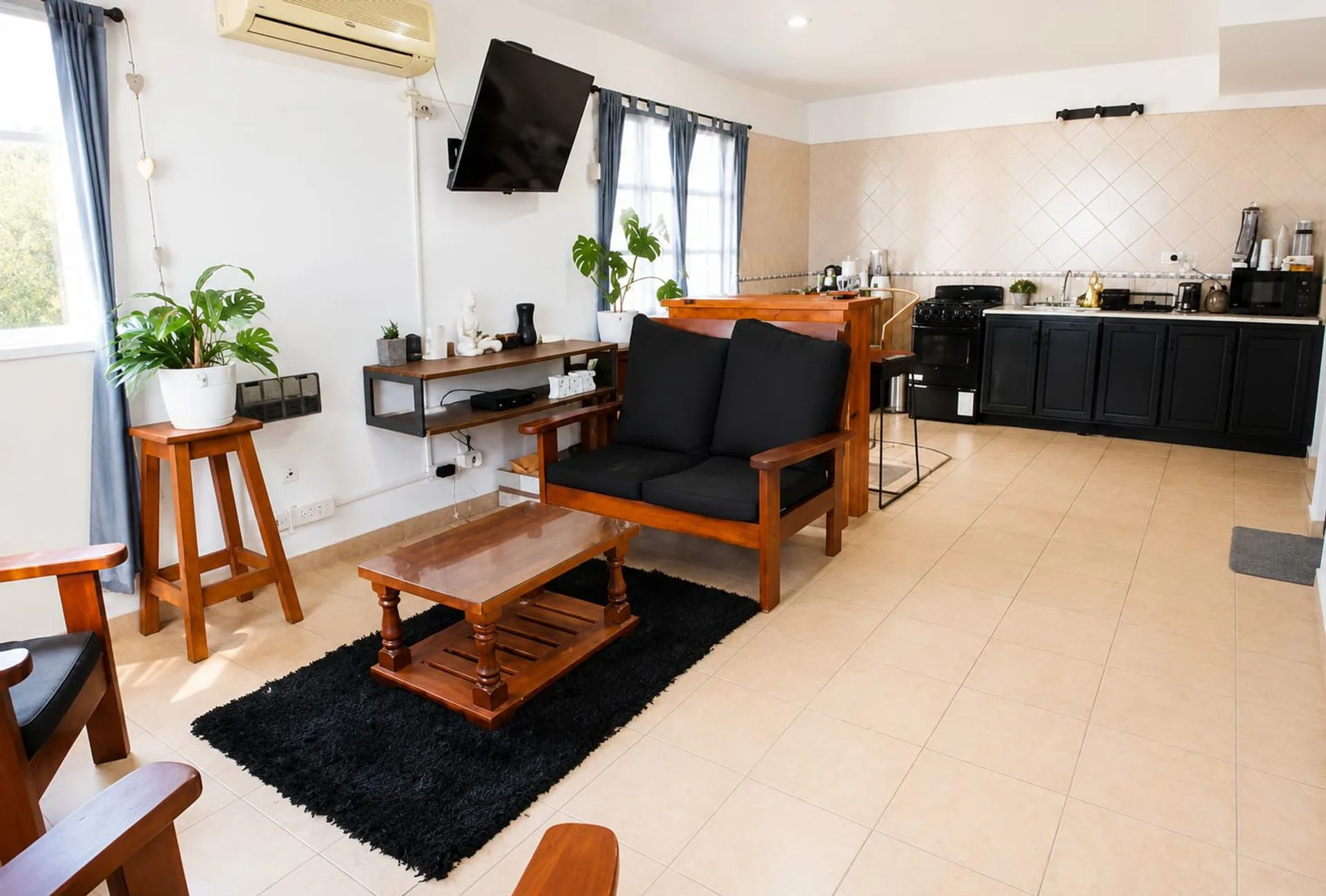 EXCELENTE DUPLEX EN JOSE C PAZ AMPLIO Y LUMINOSO