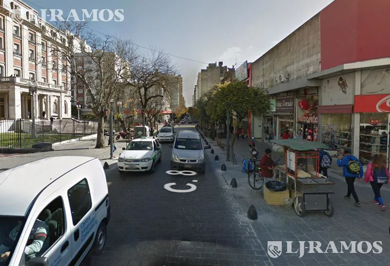 Local - La Plata foto 2