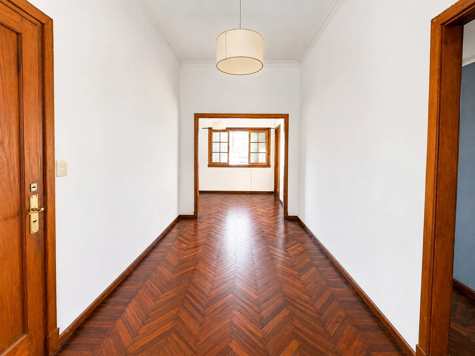 VENTA 3 AMB AMPLIO CON PATIO LUMINOSO EXC ESTADO