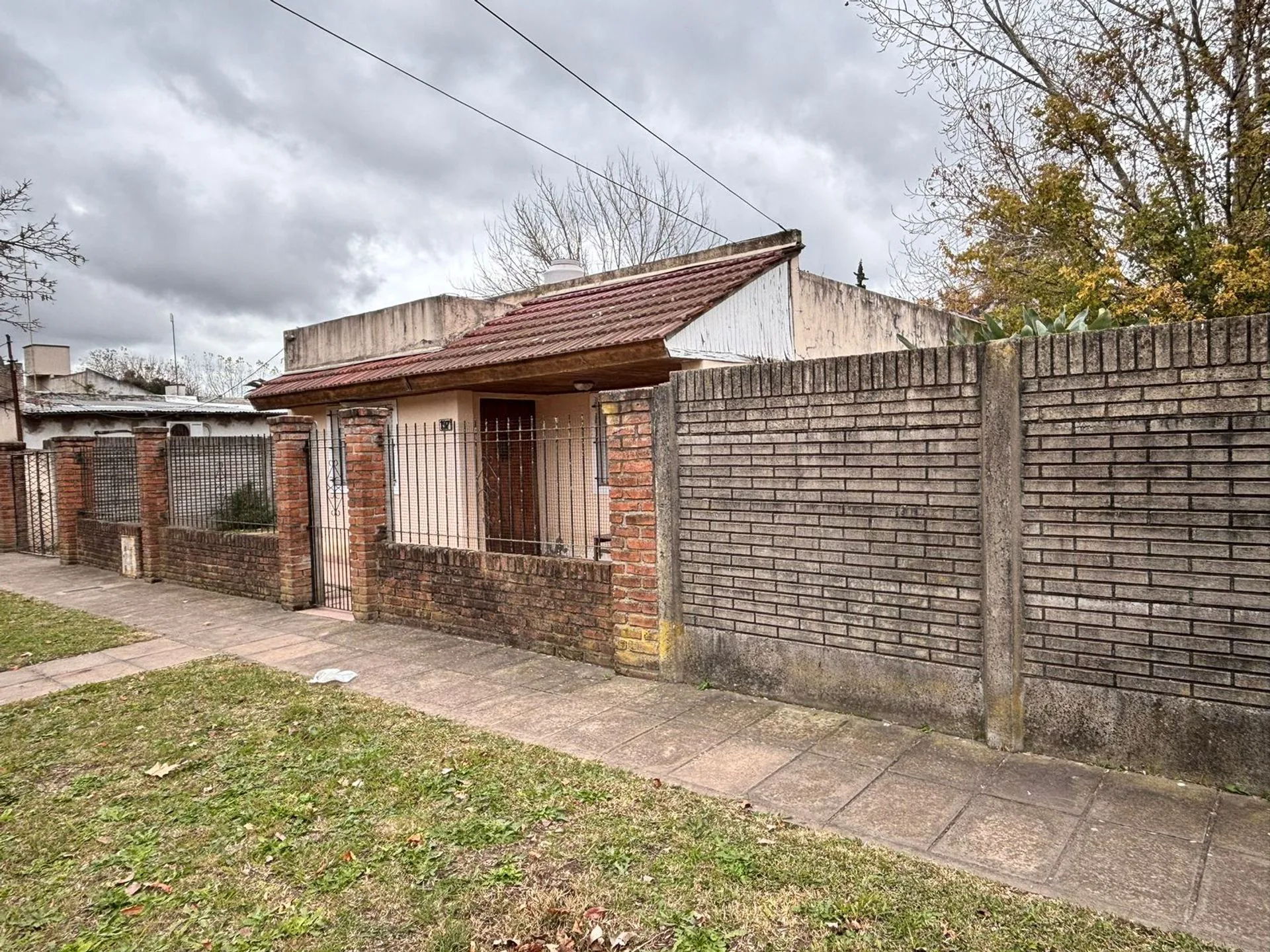 CASA EN VENTA SAN VICENTE - AMPLIO LOTE CON PILETA foto 5