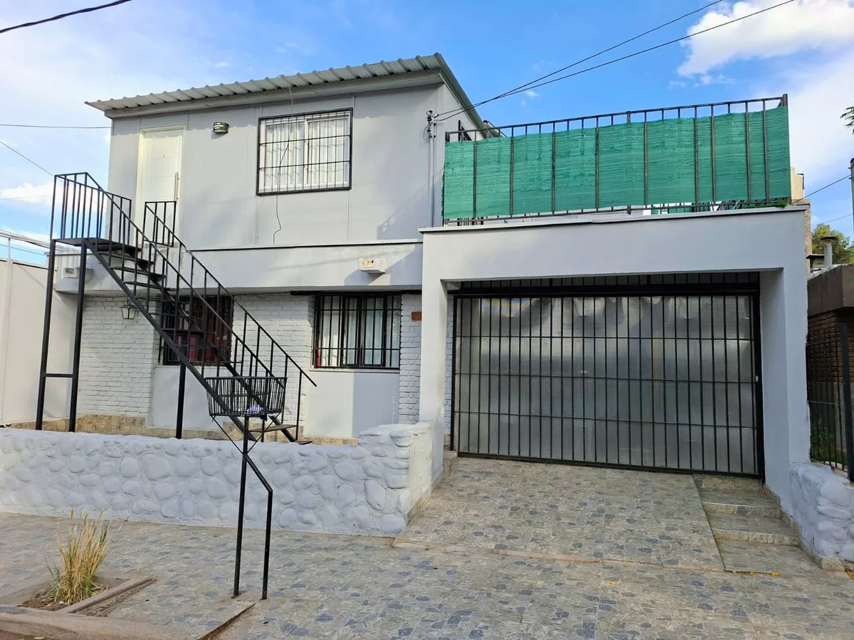 VENTA CASA y DEPARTAMENTO APTA CREDITO GODOY CRUZ foto 3