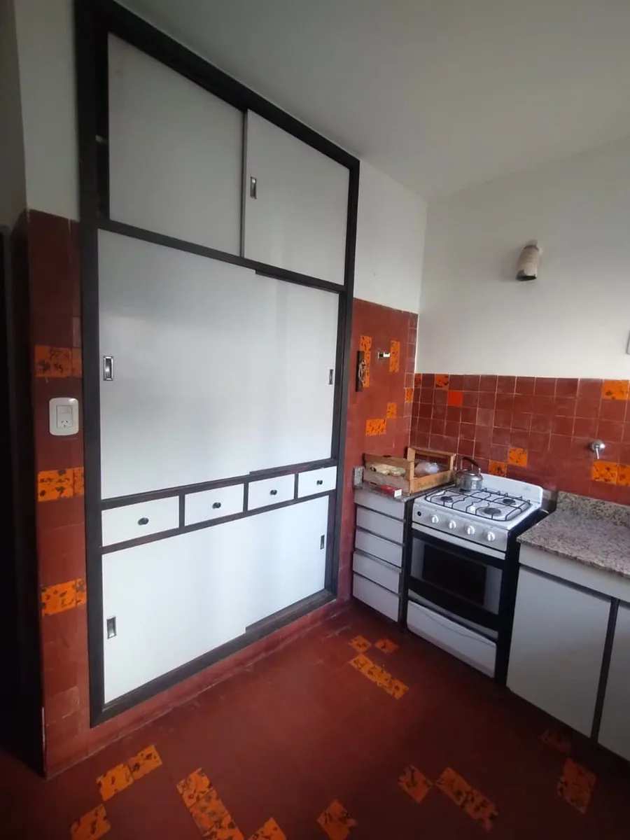 CASA EN VENTA,  3 DORMITORIOS EN BARRIO CATEDRAL. foto 4