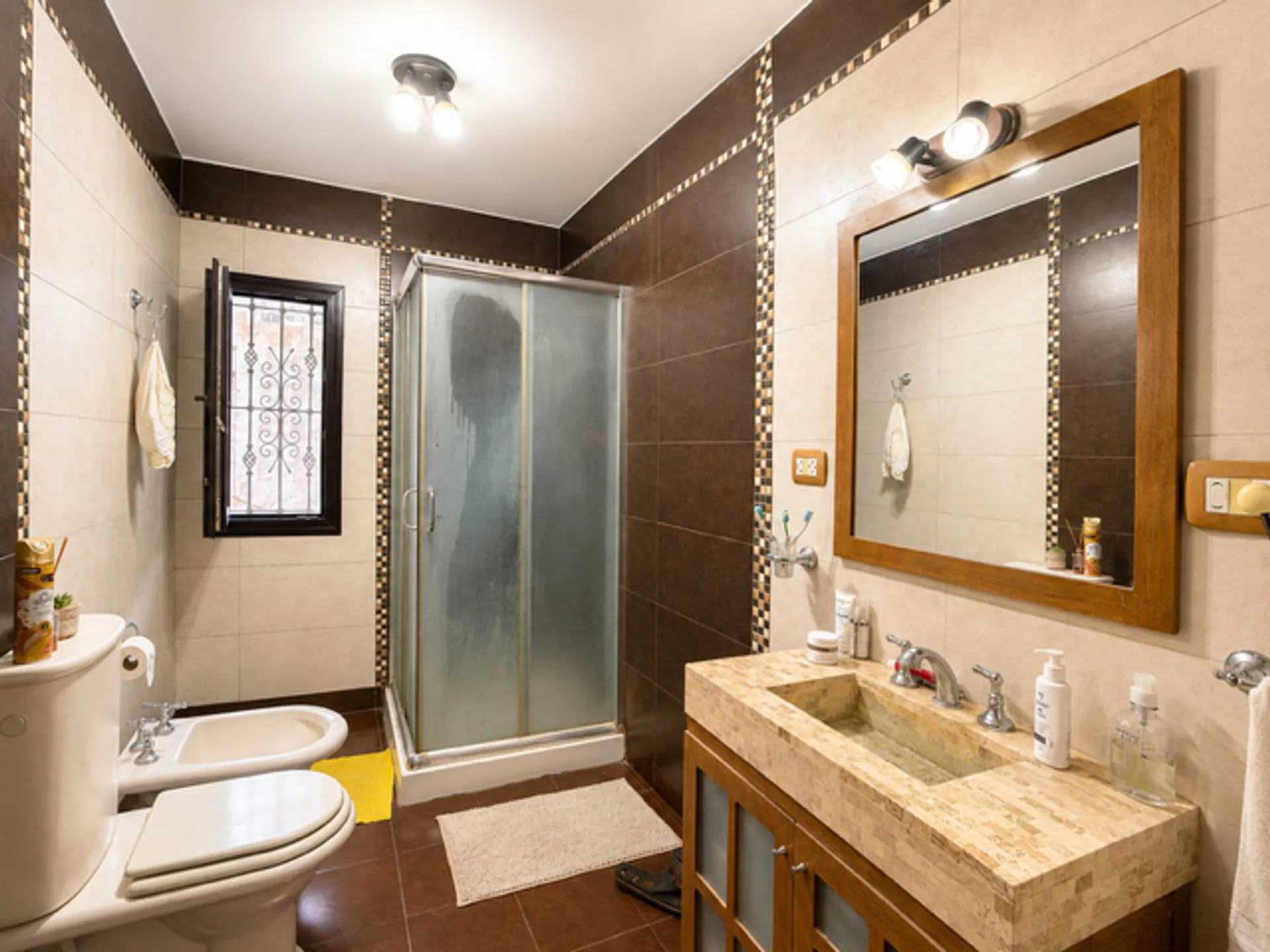 CASA EN VENTA SPEGAZZINI EZEIZA CON LOCAL foto 5