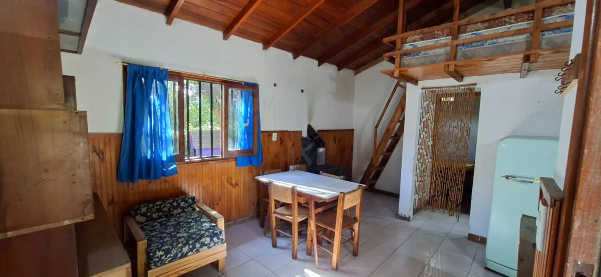 Casa en VENTA en Villa Gesell amplio Lote Propio foto 2