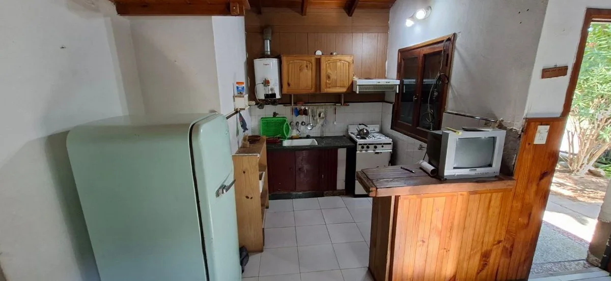 Casa en VENTA en Villa Gesell amplio Lote Propio foto 4