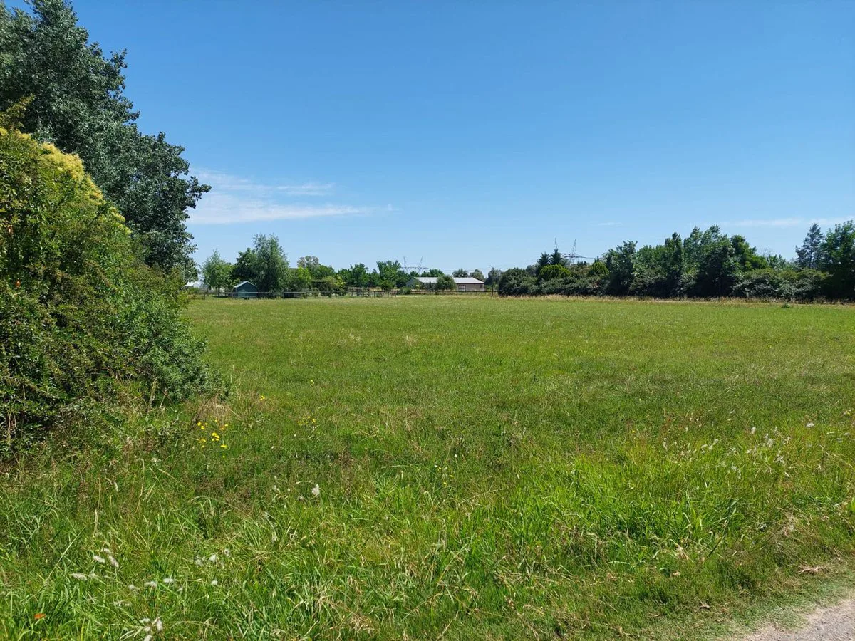 VENTA LOTE CENTRAL LA RANITA PILAR PERMUTA foto 3