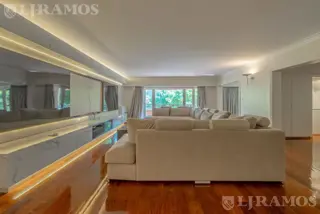 Departamento en Barrio Parque. 2 cocheras fijas. Seg 24 hs. foto 5