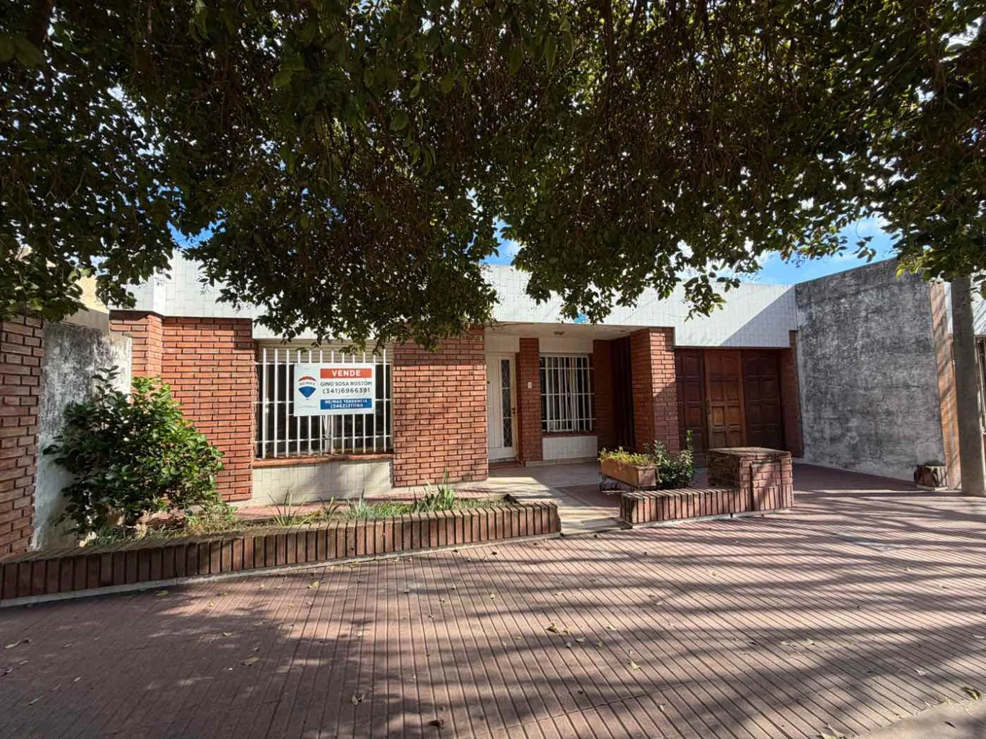 CASA EN VENTA CON AMPLIO TERRENO Y PILETA - MURPHY foto 3