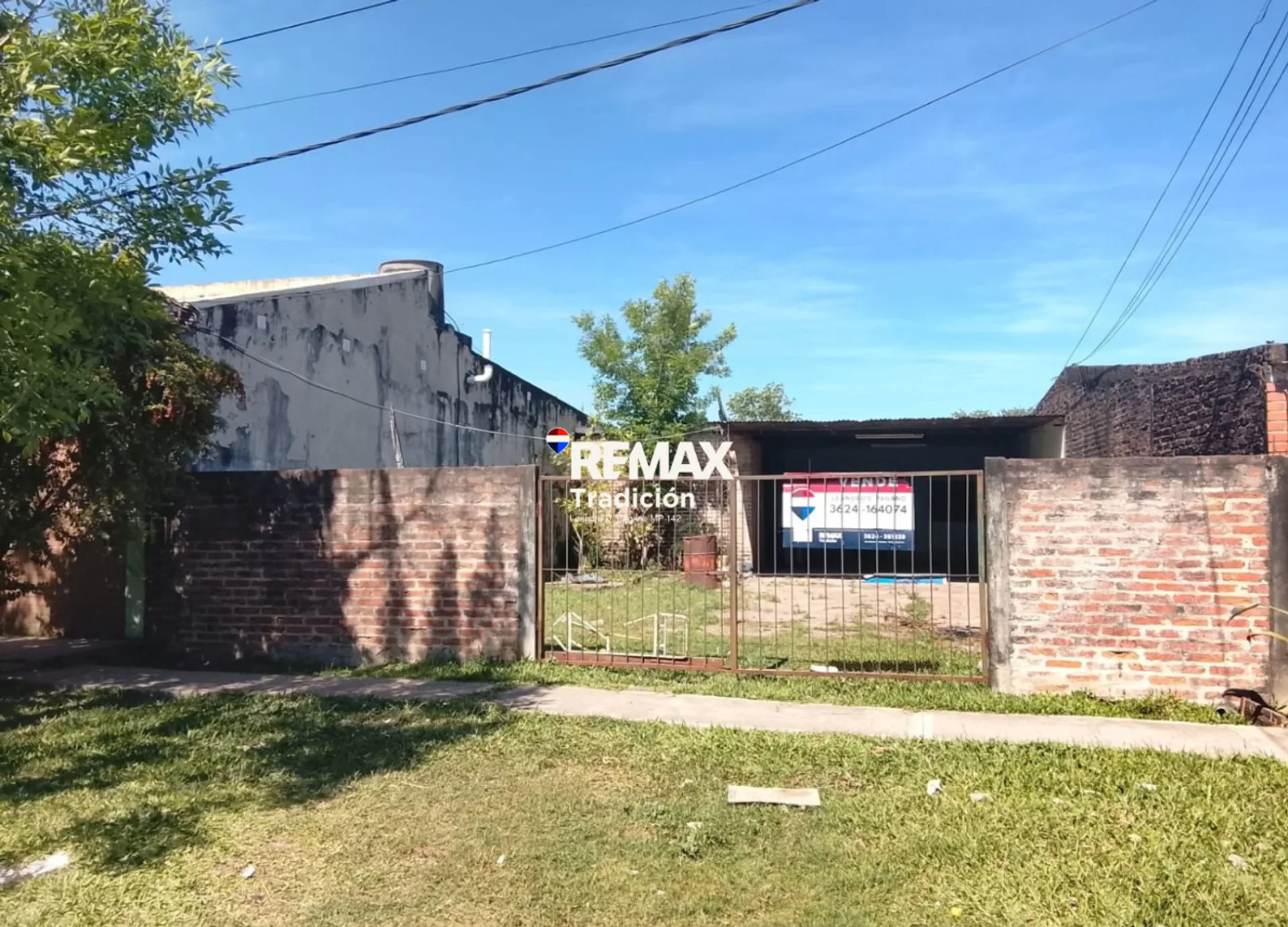VENTA DE CASA A RECICLAR EN FONTANA