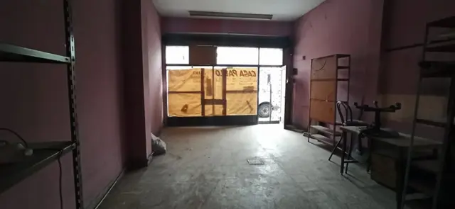 LOCAL EN VENTA SOBRE AV. VIAMONTE. LANUS O.