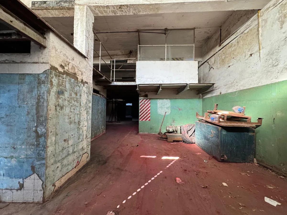 Terreno / galpon a refaccionar 340m2 cub totales foto 3