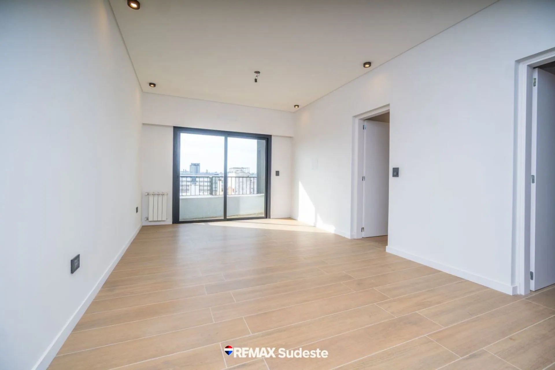 VENTA SEMIPISO DE 3 AMB A ESTRENAR LAMADRID 500 foto 2