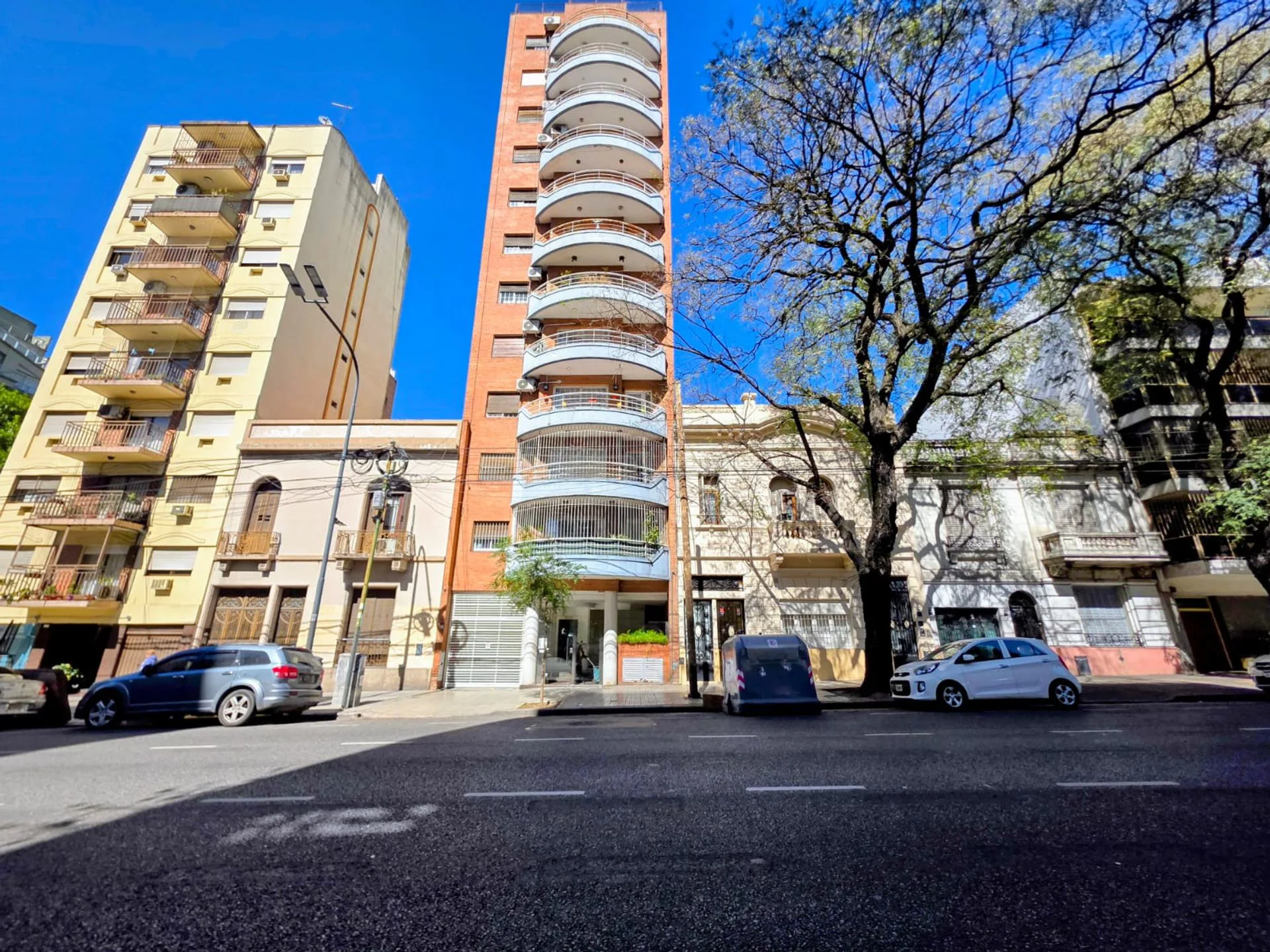 Alquiler departamento 2amb Parque Chacabuco balcón foto 2