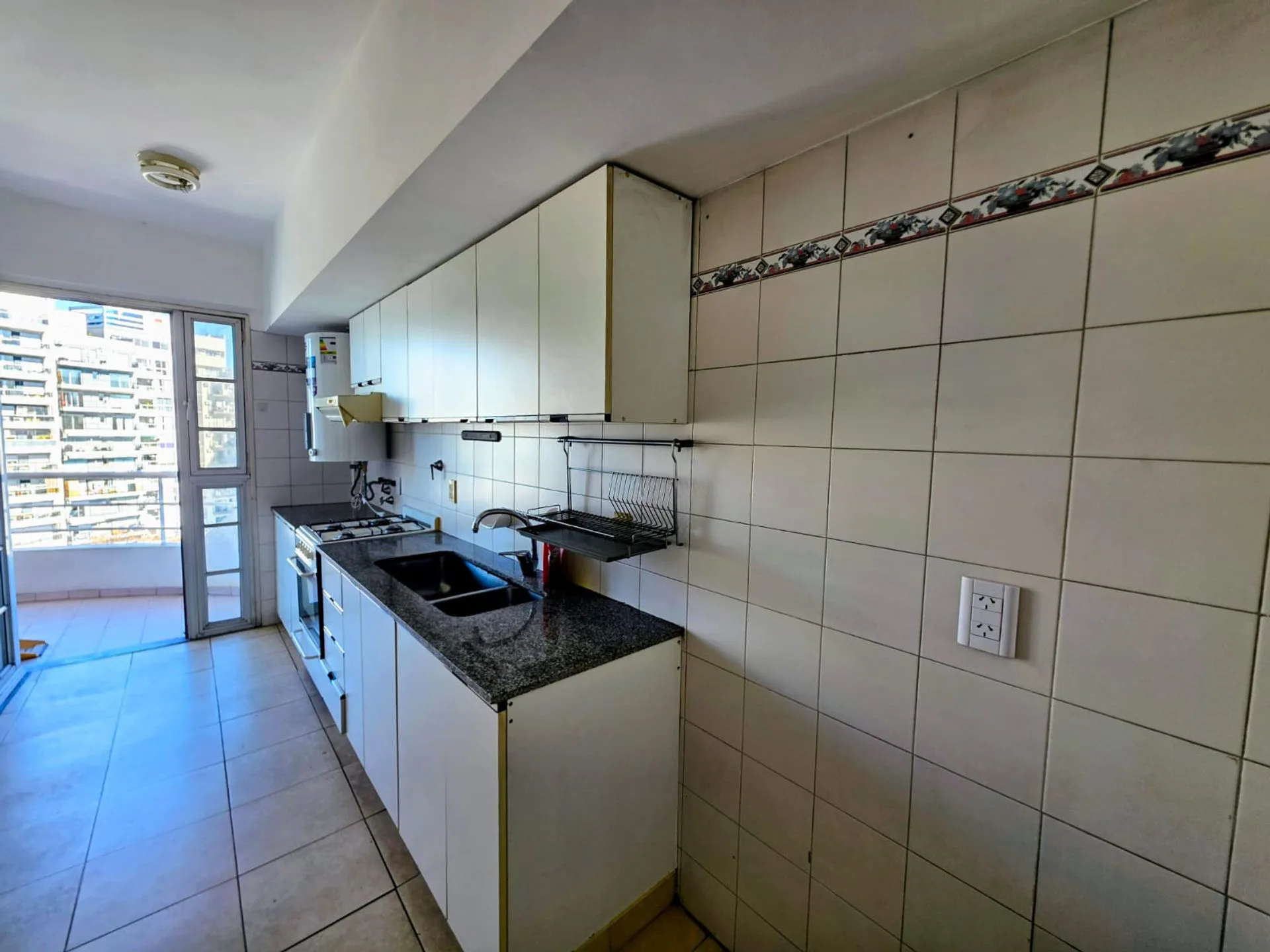 Alquiler departamento 2amb Parque Chacabuco balcón foto 3