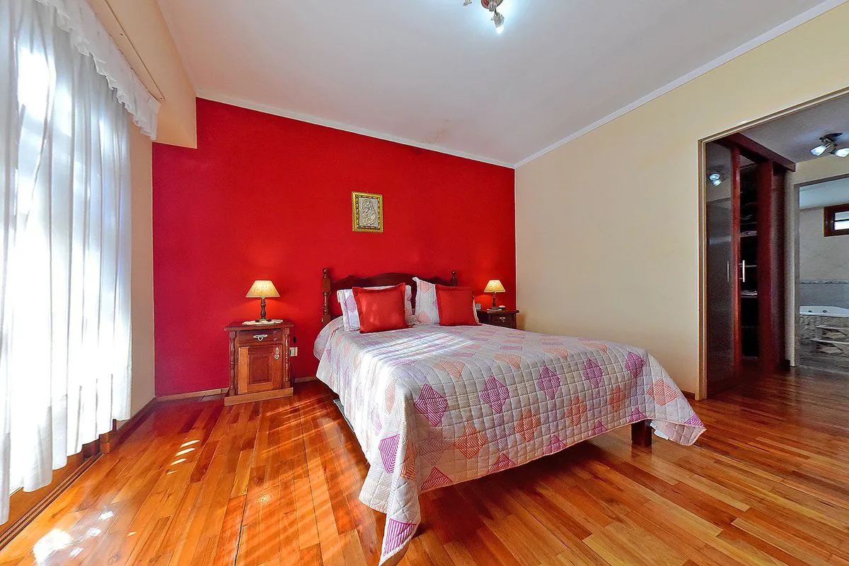 CASA PREMIUM HURLINGHAM: 5 AMB + QUINCHO + PARQUE foto 2