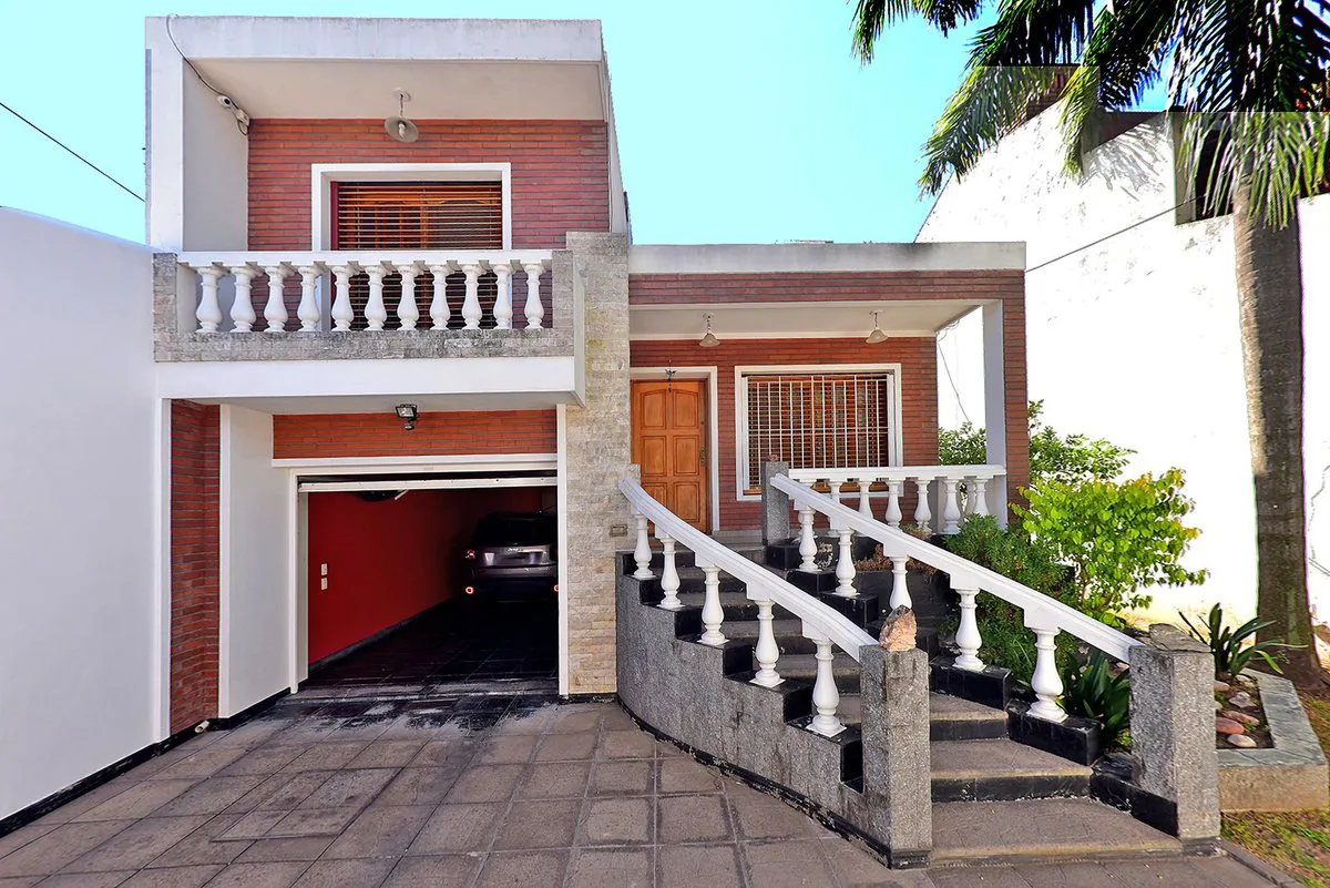 CASA PREMIUM HURLINGHAM: 5 AMB + QUINCHO + PARQUE foto 3