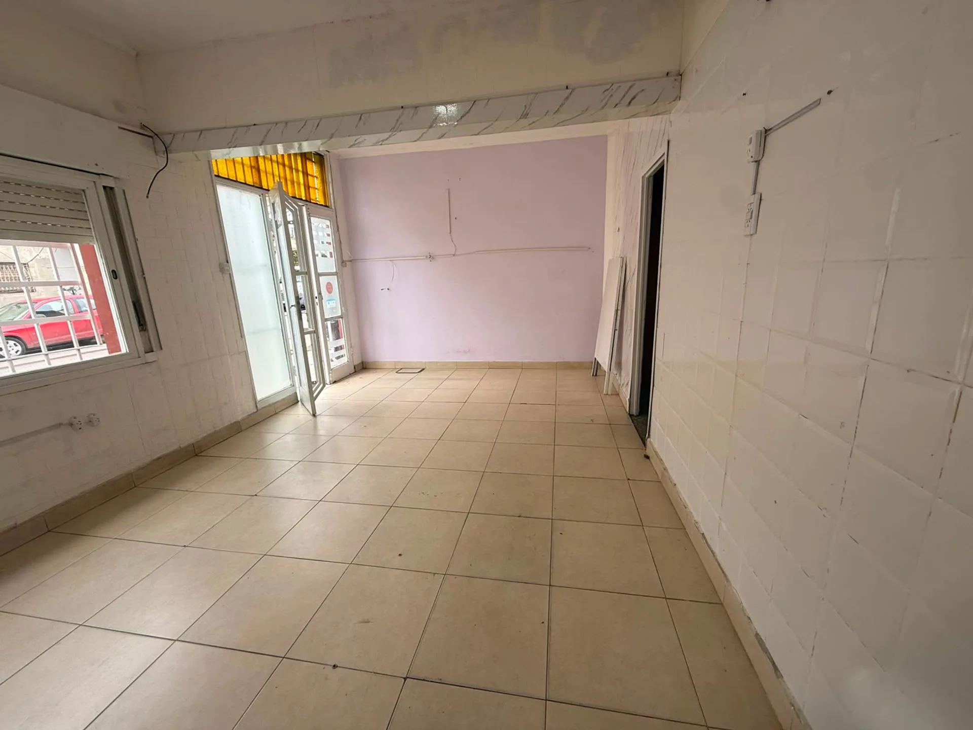 ALQUILER LOCAL COMERCIAL EN MORON SUR foto 4