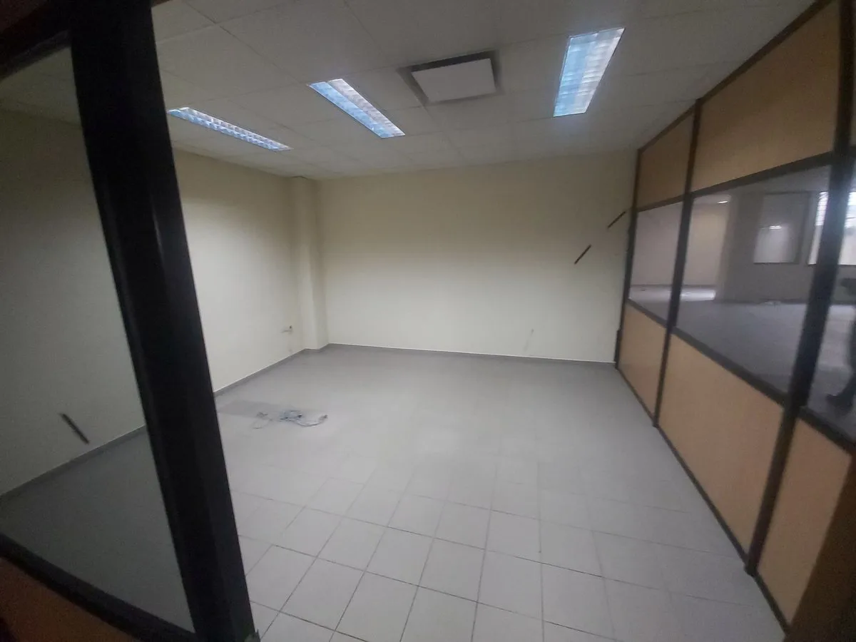 Venta Oficinas 4 Cochera Apto Crédito Financ Wilde foto 5