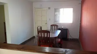 PH AL FRENTE DE 3 AMBIENTES CON GARAGE Y AMPLIO JARDIN foto 4