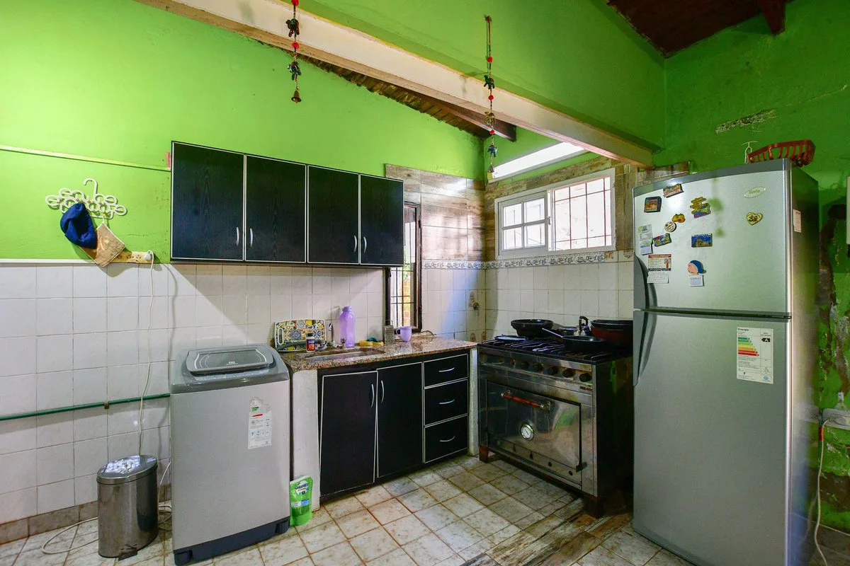 CASA 3 DORMITORIOS EN VENTA EN LA PLATA CON PARQUE foto 5