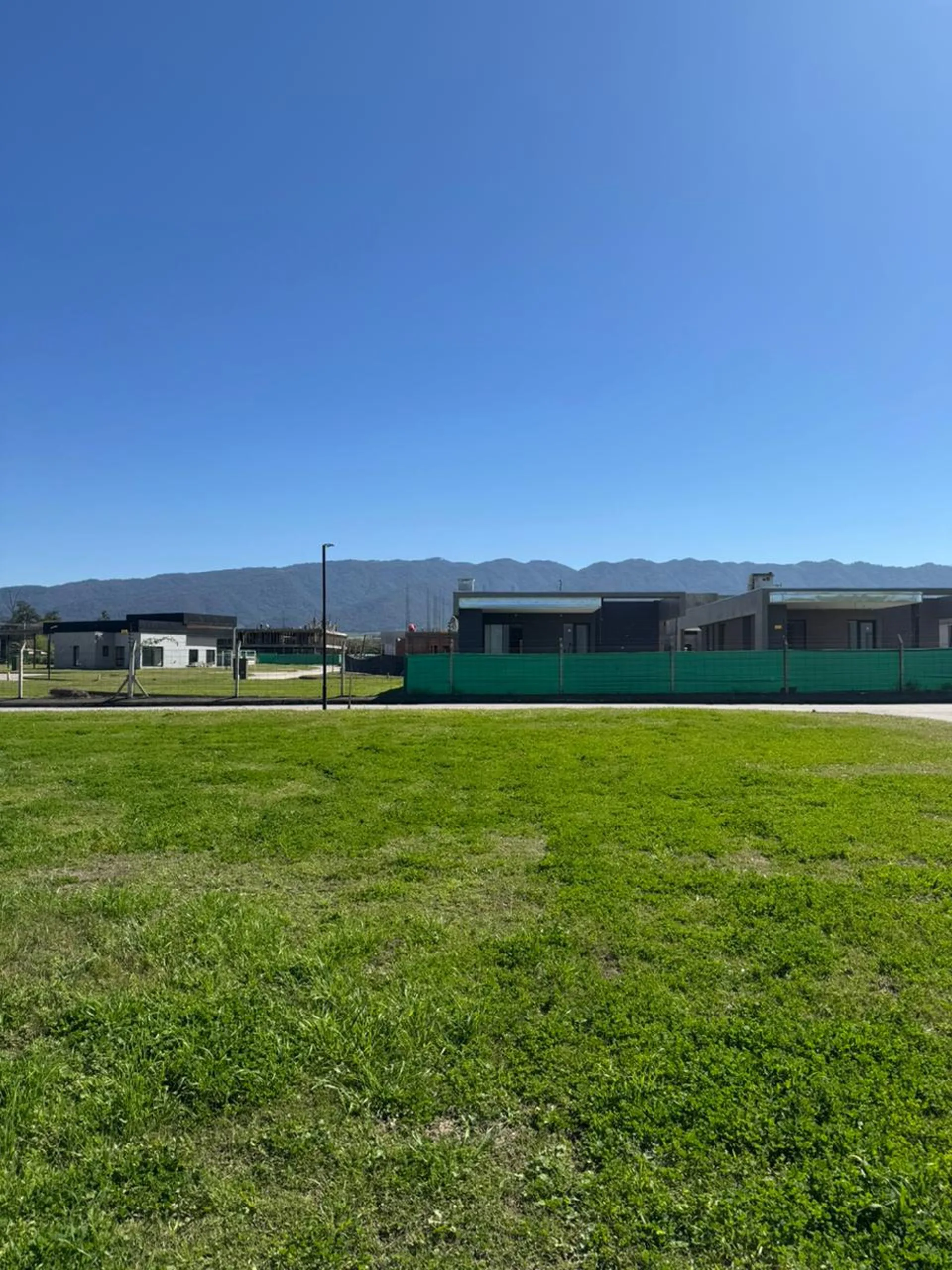 TERRENO CENTRAL EN VENTA VIENTO SUR foto 4
