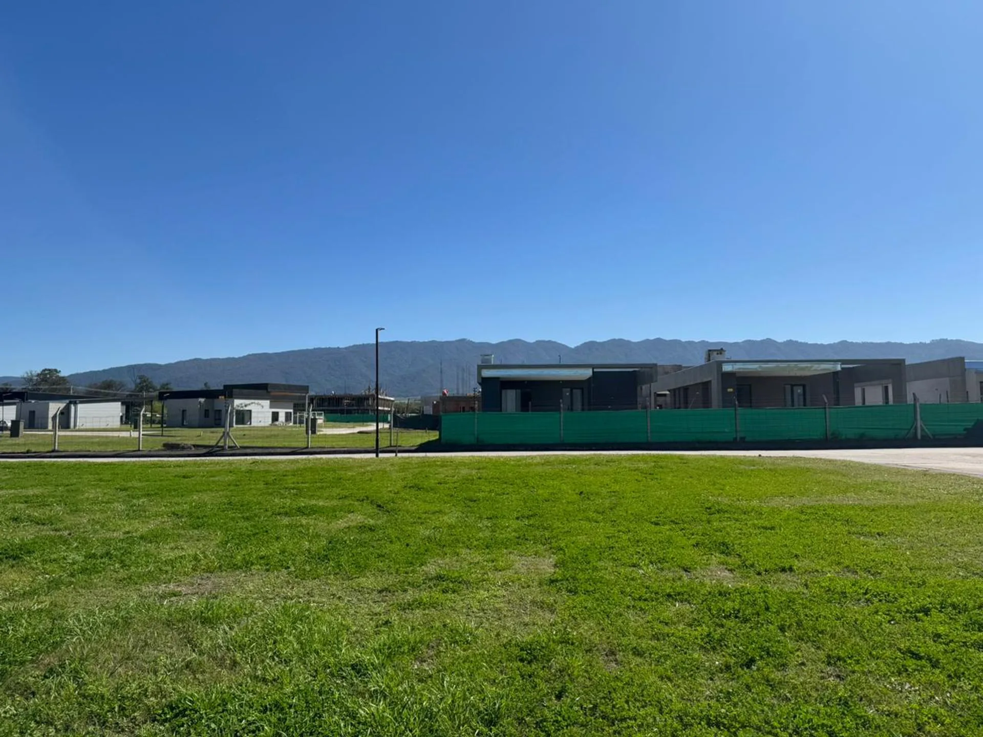 TERRENO CENTRAL EN VENTA VIENTO SUR foto 5