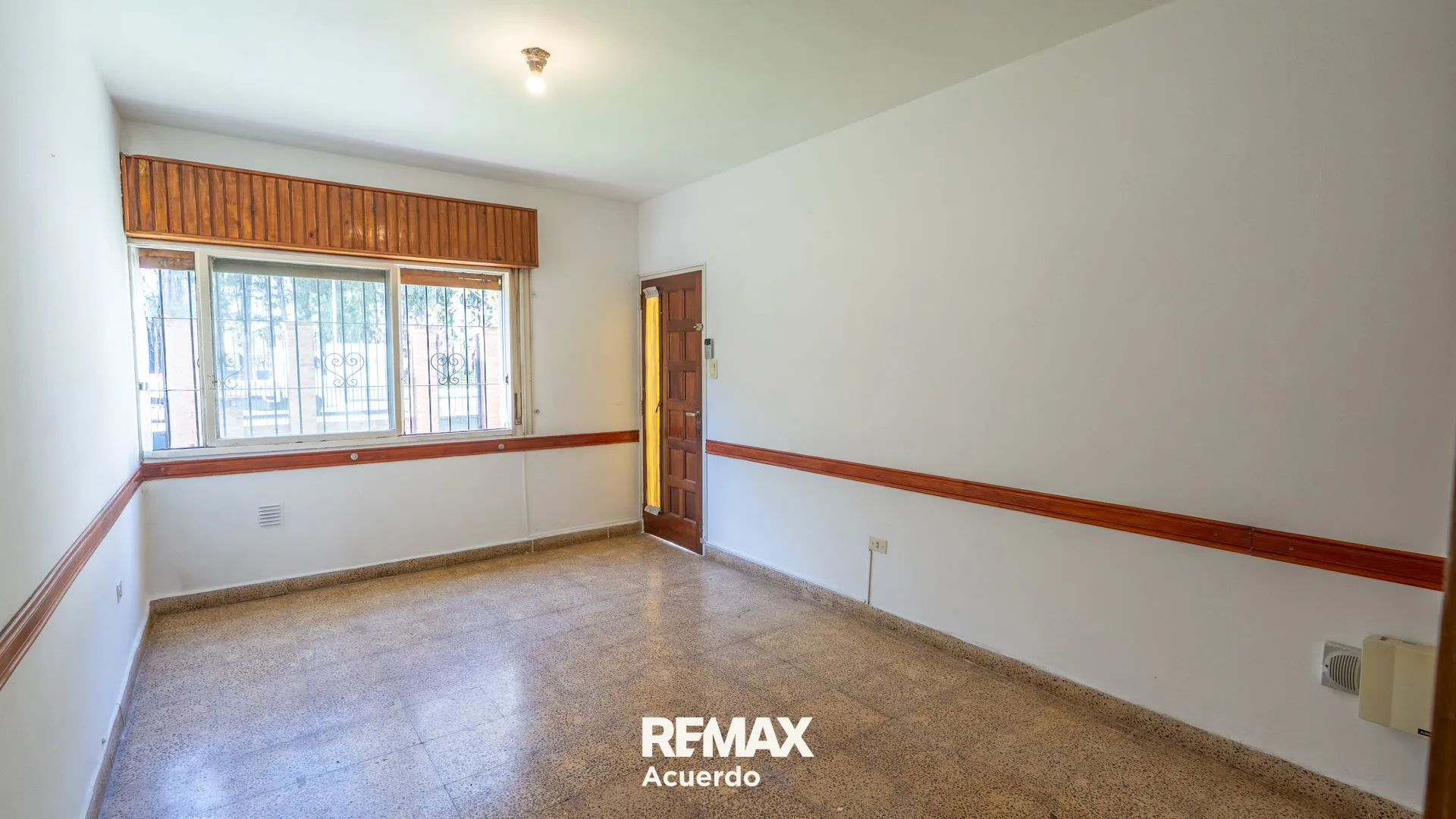 VENTA CASA DOS DORMITORIOS+DPTO FONDO SAN NICOLAS foto 5