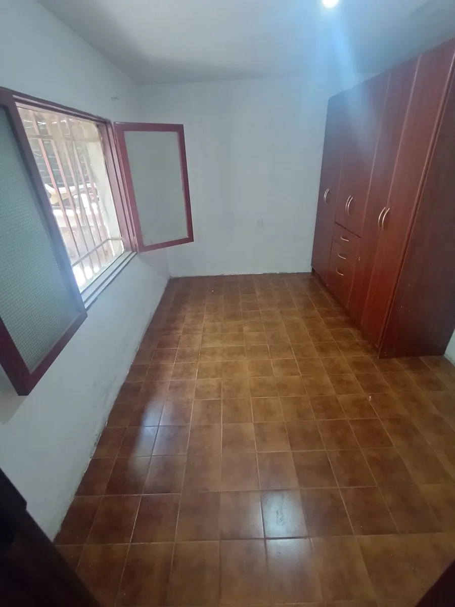 VENTA CASA 2 DORMITORIOS PATIO COCHERA GUAYMALLEN foto 5