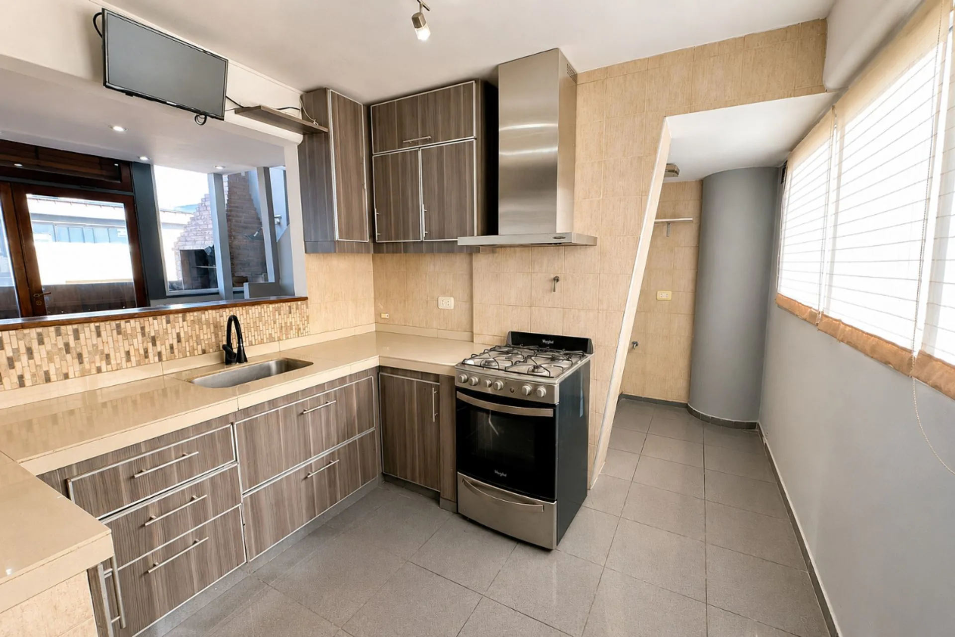 DEPARTAMENTO EN VENTA LANUS 4 AMB EN DOS PLANTAS foto 4