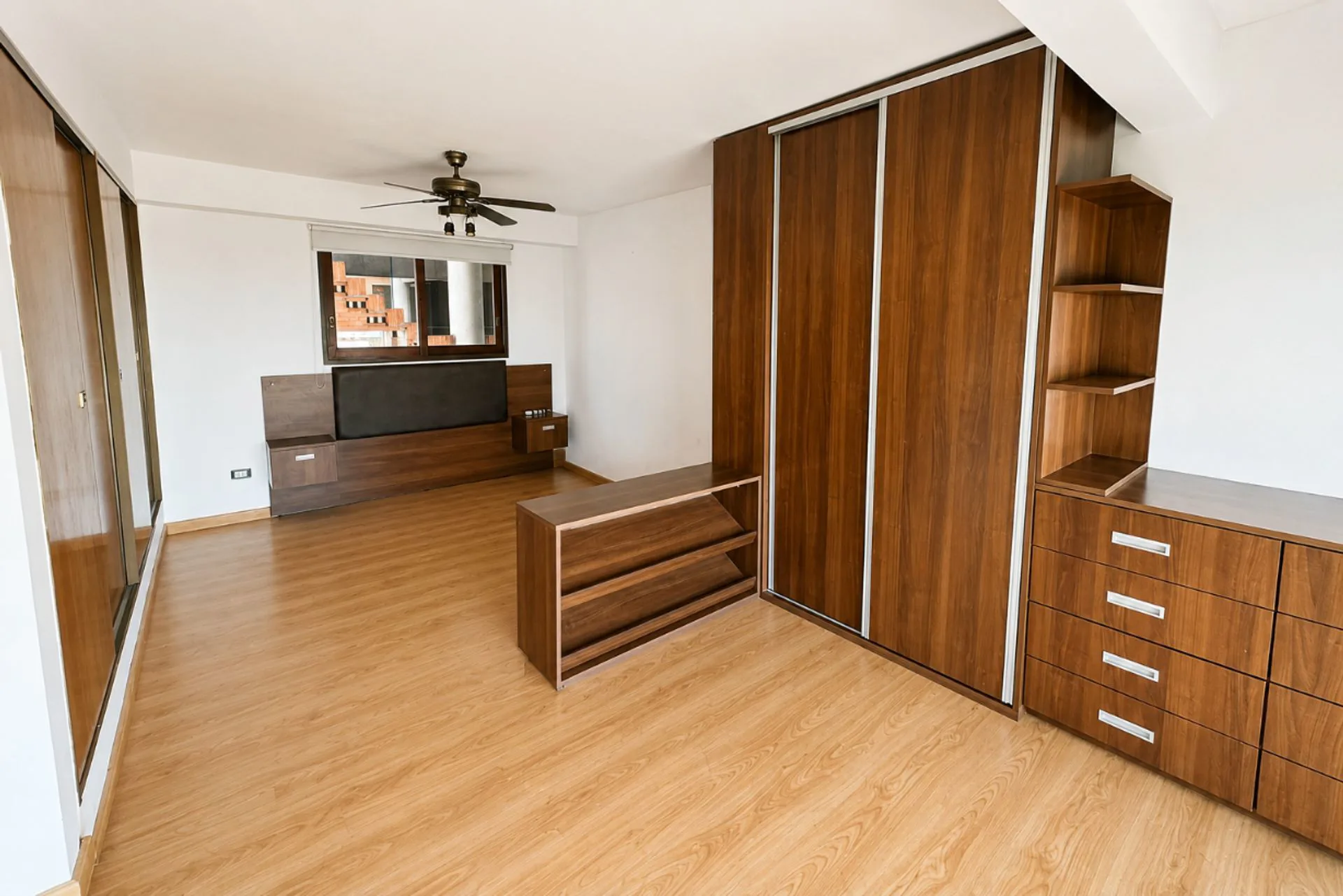 DEPARTAMENTO EN VENTA LANUS 4 AMB EN DOS PLANTAS foto 5