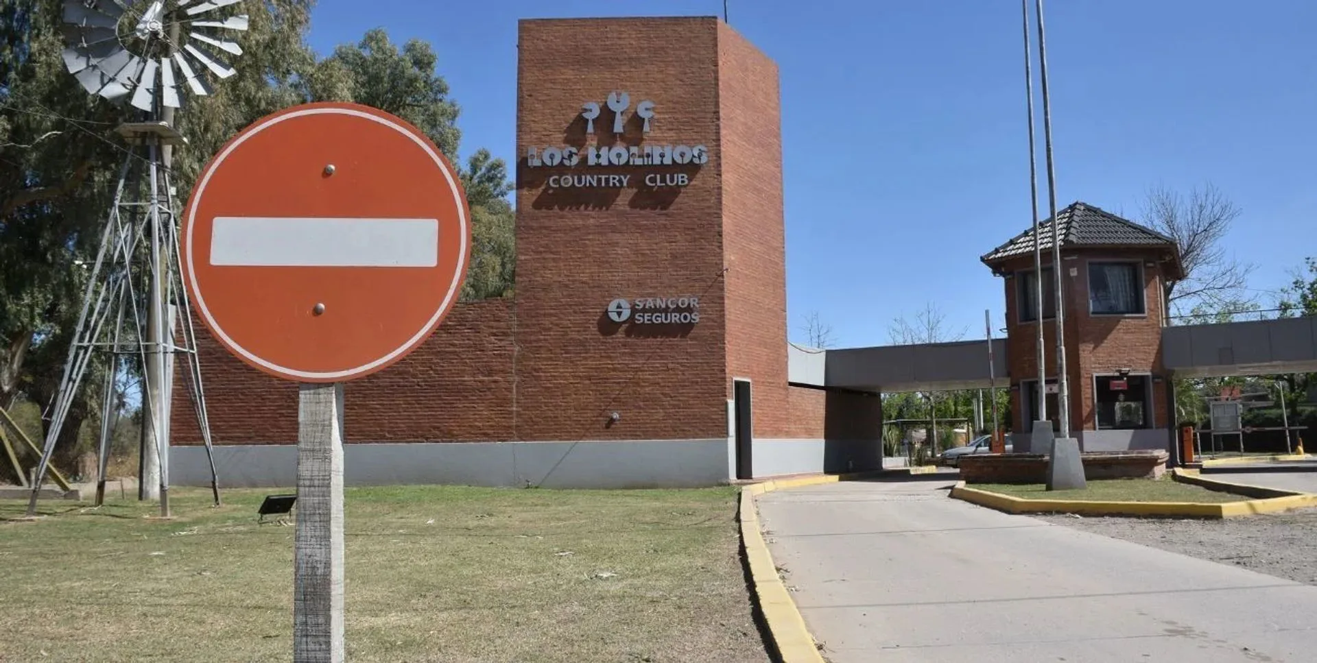 REMAX VENDE LOTE EN COUNTRY LOS MOLINOS