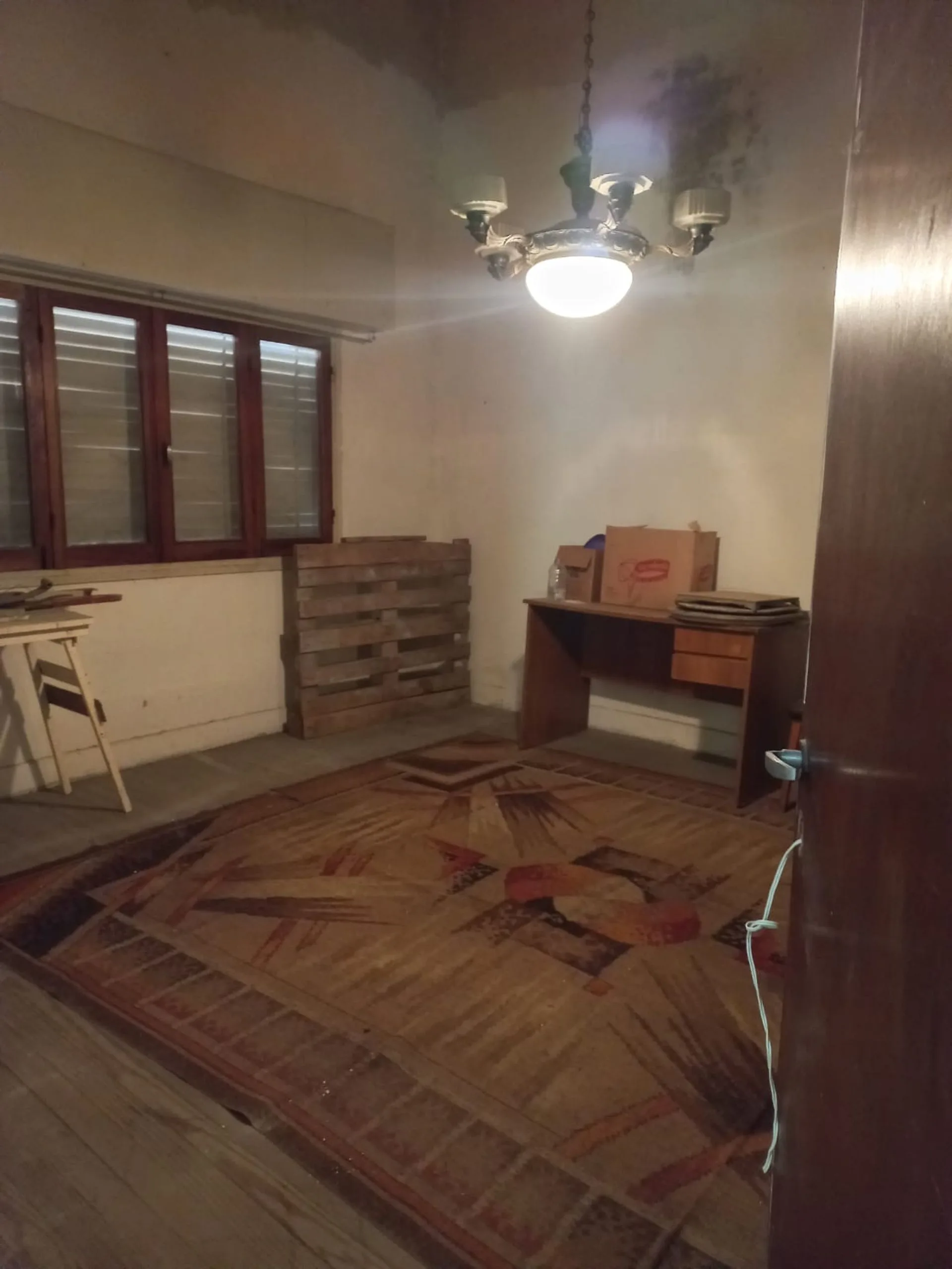 CASA EN VENTA  DE 6 AMBIENTES PARA FLIPPING foto 5