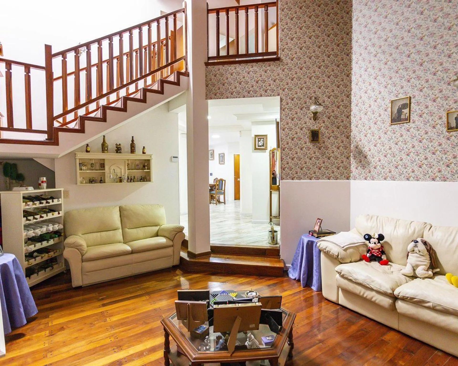 VENTA CASA 5 AMB CON QUINCHO Y COCHERA foto 2