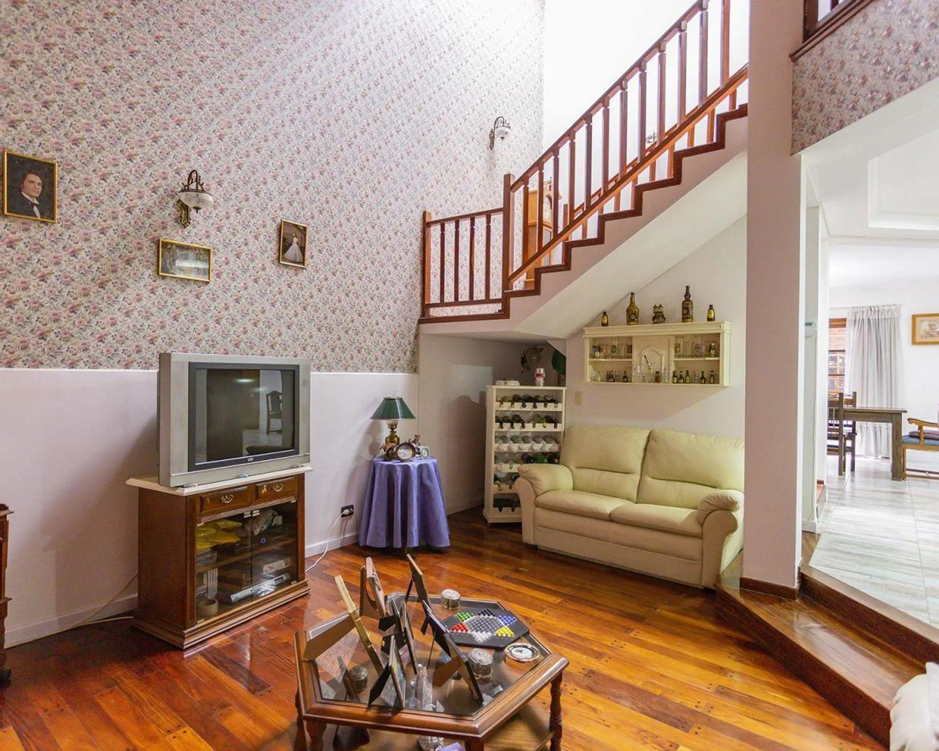 VENTA CASA 5 AMB CON QUINCHO Y COCHERA foto 4