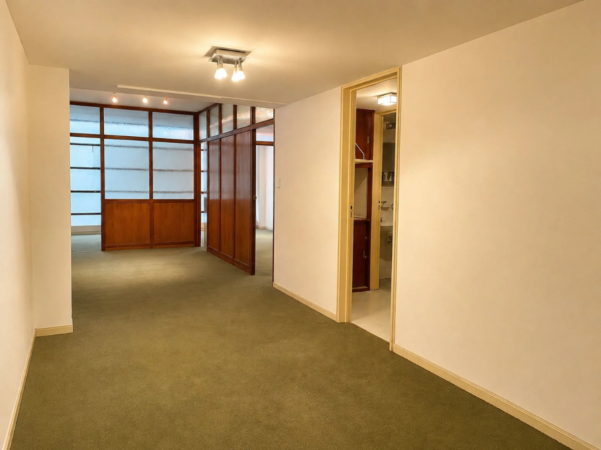 OFICINA 52M2 EN ALQUILER - SAN NICOLAS