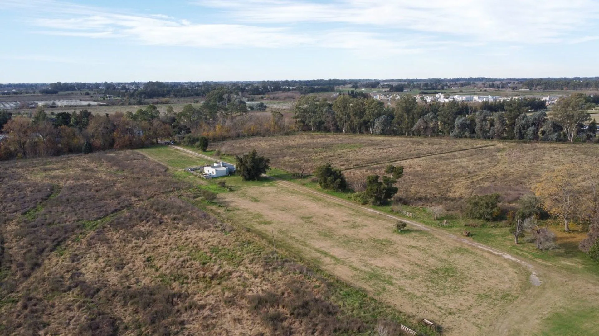 CAMPO EN  VENTA LA PLATA , IDEAL DESARROLLO foto 3
