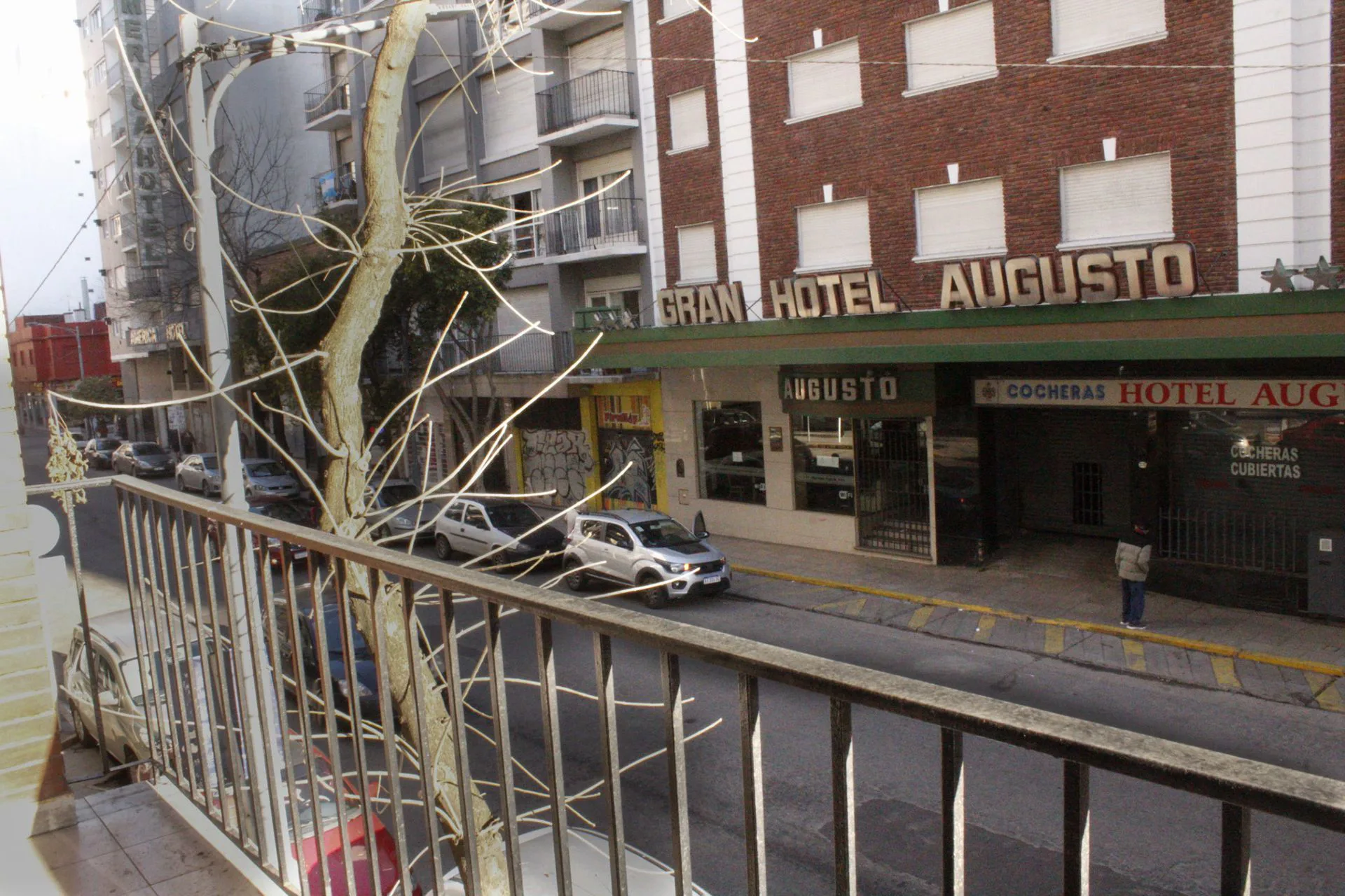Venta 3 amb mas dependencia al frente con balcón foto 4