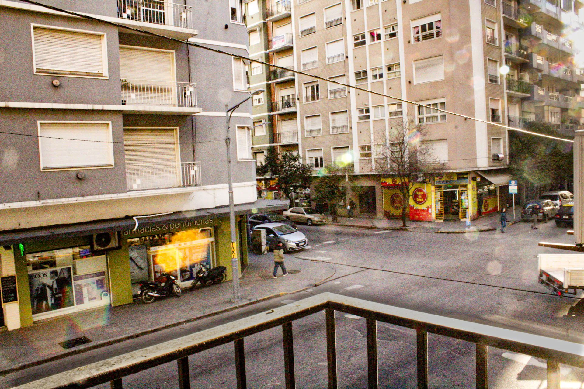 Venta 3 amb mas dependencia al frente con balcón foto 5