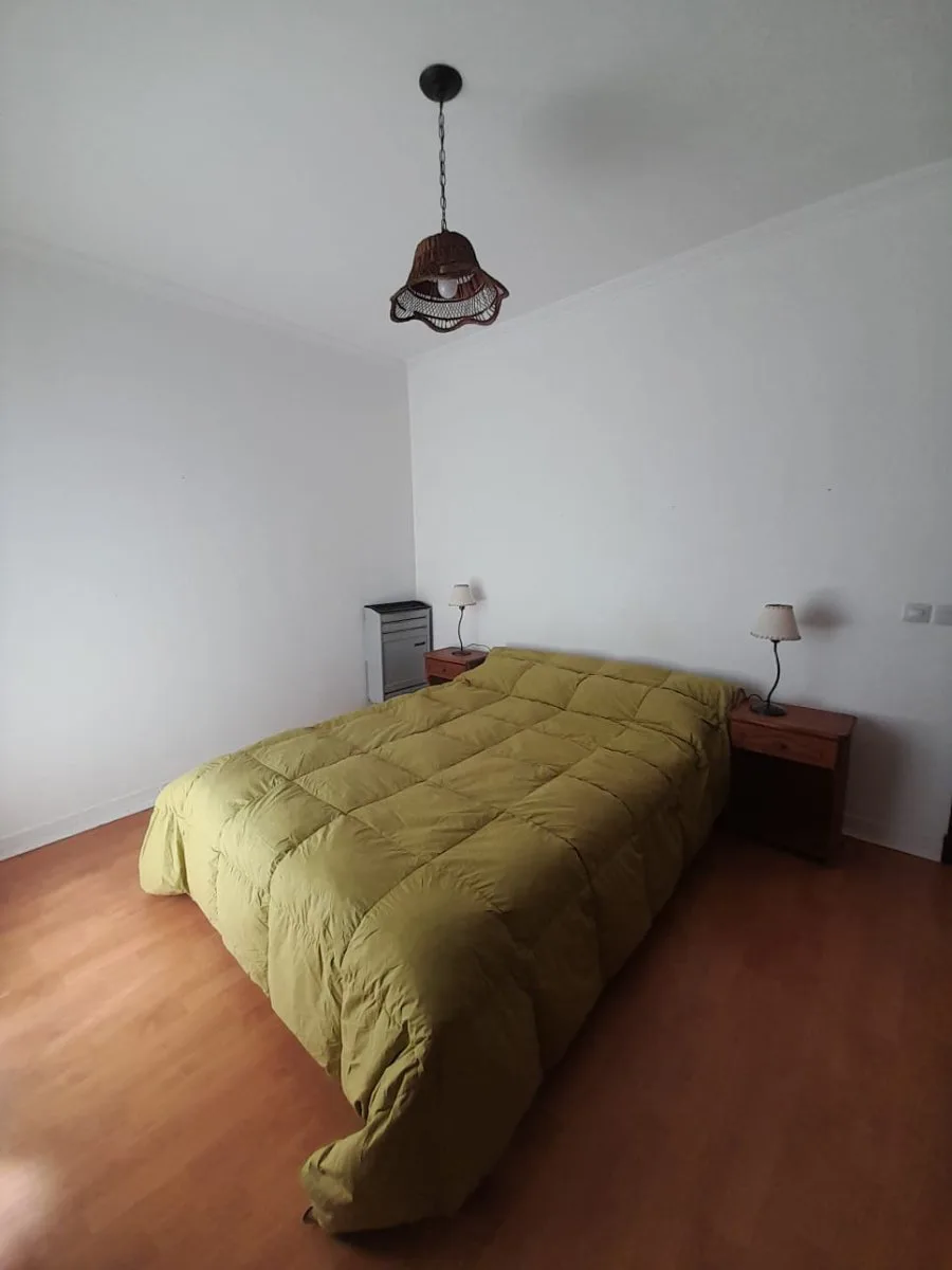 Alquiler por 12 meses 2 ambientes en Miramar. Edificio Torremarina. foto 2