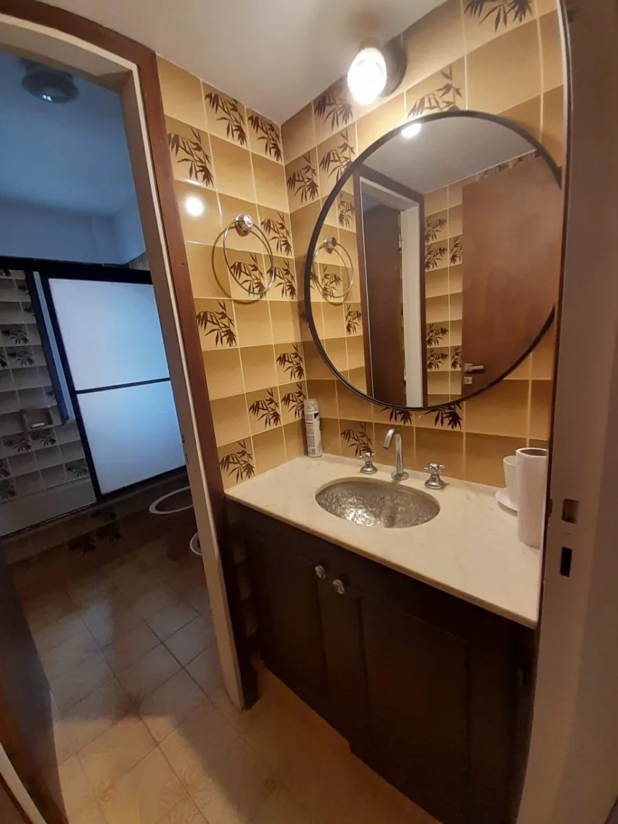 Alquiler por 12 meses 2 ambientes en Miramar. Edificio Torremarina. foto 5